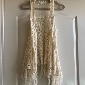 En Crème Elegant Cream Lace Vest